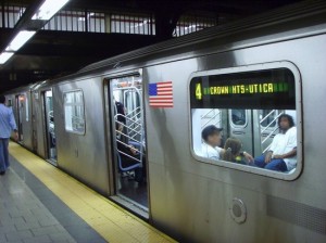 New York, aumentano passeggeri in metro senza biglietto: boom di arresti