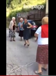 Le nonne di Rendinara che saltano con la corda: video diventa virale