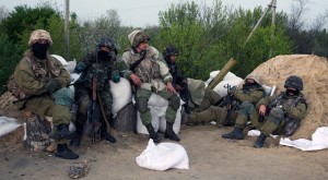 Ucraina: si combatte al confine con la Russia, e Mosca annuncia nuovi convogli 