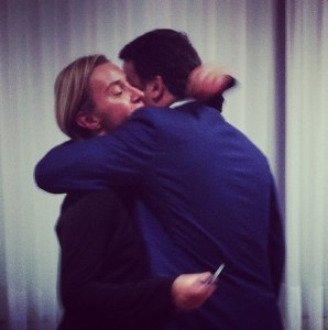 Federica Mogherini e Matteo Renzi, l'abbraccio dopo la nomina a Lady Pesc (Foto Ansa)