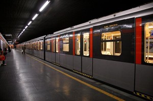 Milano: Annalisa Bola morta in metro, incastrata tra due vetture