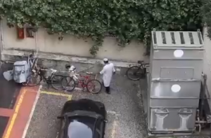 Milano: moschea nello scantinato di un condominio. Quartiere in allarma VIDEO