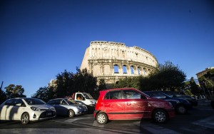 Roma, uomo ucciso vicino al Colosseo: trovato con testa fracassata