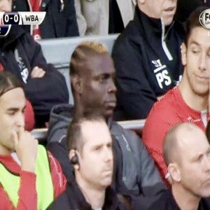Mario Balotelli col tutor: Liverpool paga guardia che lo sorvegli