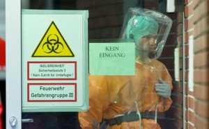 Ebola: Stati New York e New Jersey ordinano quarantena per passeggeri a rischio