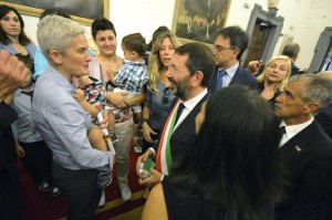 Nozze gay registrate a Roma, Prefetto: "Da Marino atto politico ma devo applicare legge"
