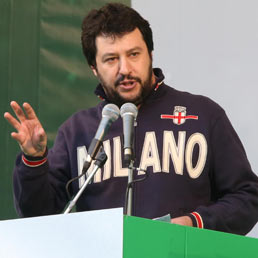 Vittorio Feltri: "Matteo Salvini veste come un migrante appena sbarcato, un esodato..."