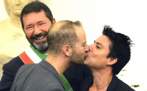 Nozze gay, Marino: "Registrazione consente già congedi parentali". Caso Boldrini