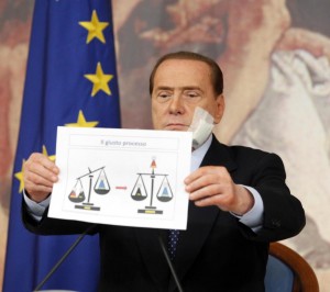 Berlusconi, conflitto di interessi blocca Forza Italia. Pena del contrappasso