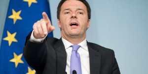 Renzi a Strasburgo: "Basta compiti a casa, socialisti guidino new deal Europa"