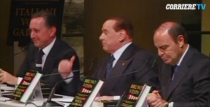 Berlusconi: "Gheddafi addomesticato e convinto a mettere il bidet in bagno" VIDEO