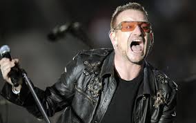 Bono Vox operato: fratture multiple a braccio, mano e viso dopo caduta in bici