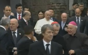 Istanbul, papa Francesco nella Moschea Blu poi a Santa Sofia: la diretta video
