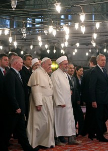 Papa Francesco, appello agli ortodossi: "Ritrovare unità non è sottomissione"