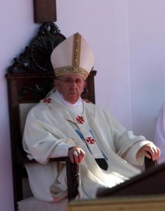 Papa Francesco: "Bambini hanno diritto ad un papà e ad una mamma"