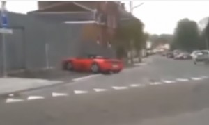 In Ferrari con la bionda. Si schianta contro il muro VIDEO