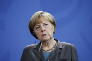 Immigrazione, Merkel avverte Cameron: "Rischi rottura con Ue"