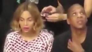Beyonce e quello sguardo stravolto accanto a  Jay Z VIDEO