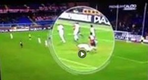 Perotti video calcione a Holebas in Genoa-Roma 0-1