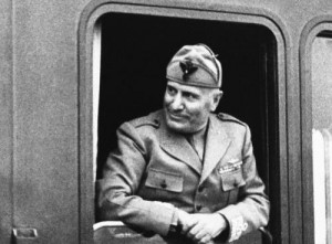 Benito Mussolini iscritto al Pd: Il Giornale prova che le tessere sono "facili"