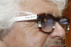 Beppe Grillo: "Napolitano stia attento, rischia vilipendo di M5s"