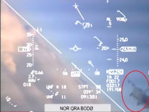 Norvegia, MiG russo passa a 20 metri dal caccia: impatto sfiorato VIDEO
