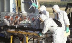 Ebola, medico di Emergency peggiora ancora: cura sperimentale dall'estero