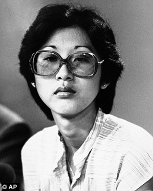 Gloria Hiroko, moglie killer di John Lennon: "Quando lo vedo sesso, pizza e tv"