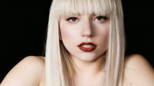 Lady Gaga violentata a 19 anni: "Oggi ci rido su..."