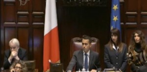 Luigi Di Maio (M5s) espelle dalla Camera Manlio Di Stefano (M5s) VIDEO