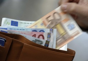 Risparmio italiani sale a 4mila mld di euro, debito pubblico supera 2mila mld