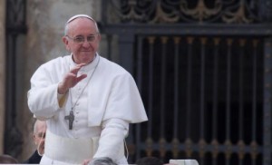 Papa Francesco: "I bambini piangono in chiesa? Mai cacciarli"