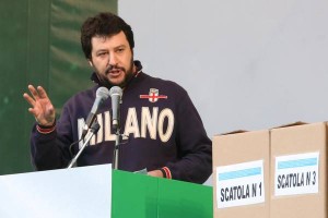 Salvini: "Pronto a scambiarmi felpa con Landini". Fiom e Lega unite nella lotta