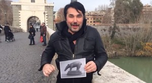 Scialpi, tapiro a Antonio Ricci: "Critichi Barbara D'Urso poi la ospiti" VIDEO