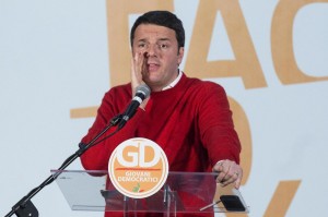 Marco Travaglio sul Fatto Quotidiano: "Battere il Renzi finché è caldo"