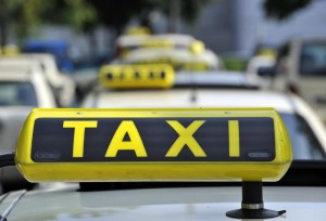 Torino anti Uber: patenti ritirate e auto sequestrate a 3 tassisti