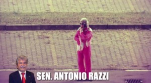 Antonio Razzi vestito da Elvis a Scherzi a Parte VIDEO