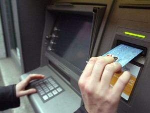 Sciopero banche non blocca i bancomat. Stipendi e servizi online regolari