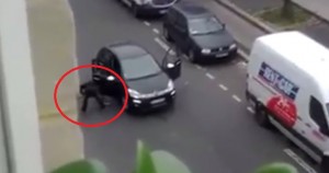 Charlie Hebdo VIDEO Youtube: terrorista recupera scarpa. Ma commando fa 2 errori