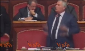 senatore Vincenzo D'Anna: "Tanto inchinati che vi si vede il culo
