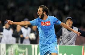 Napoli-Genoa 2-1, video gol e pagelle. Gonzalo Higuain decisivo