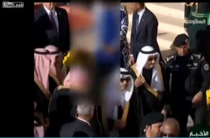 Michelle Obama senza velo in Arabia Saudita, tv la censura 