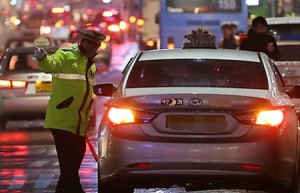 Seul, mille ogni mese vomitano ubriachi nei taxi: arriva multa da 140 dollari