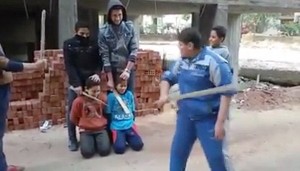 VIDEO YouTube Isis, bambini fingono di decapitare: imitano quello dei 21 copti