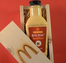 McDonald's, Big Mac Sauce in vendita per beneficenza: 18mila $ per una bottiglia