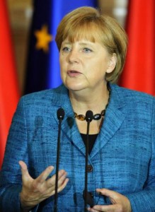 Merkel non vuole incontrare Tsipras. "Lo vuole isolare"