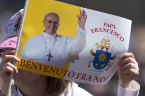 Papa Francesco vende la moto Harley di Ratzinger: "Soldi ai bambini"