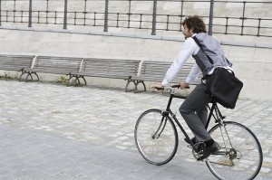 Etilometro anche per ciclisti: guida in stato di ebbrezza anche per le due ruote