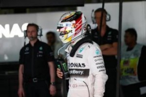 F1, Gp Malesia: Hamilton in pole, Vettel secondo su Ferrari