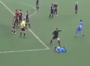 VIDEO YouTube, squadra ospite fa gol: inseguiti e picchiati dagli avversari